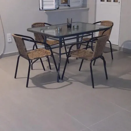 κοντά στο κέντρο της πάτρας Apartmán