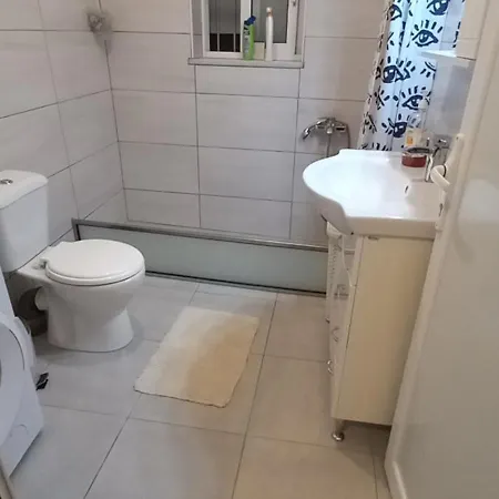 κοντά στο κέντρο της πάτρας Apartmán